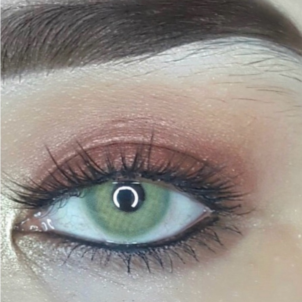 Natural green color